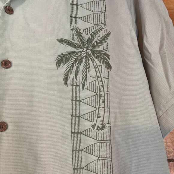 Tommy Bahama 100% Silk Embroidered Palm Tree Hawaiian Shirt Medium Short Sleeve - Picture 2 of 8